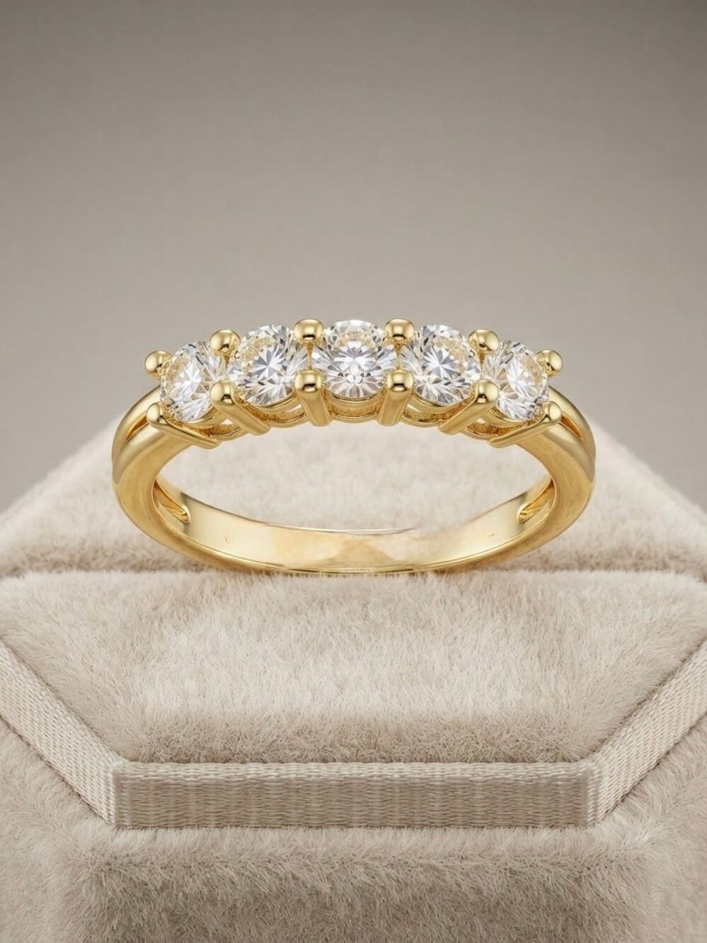 Stunning Moissanite 5-Stone Band Gold Ring Size 7 Engagement Wedding Anniversary